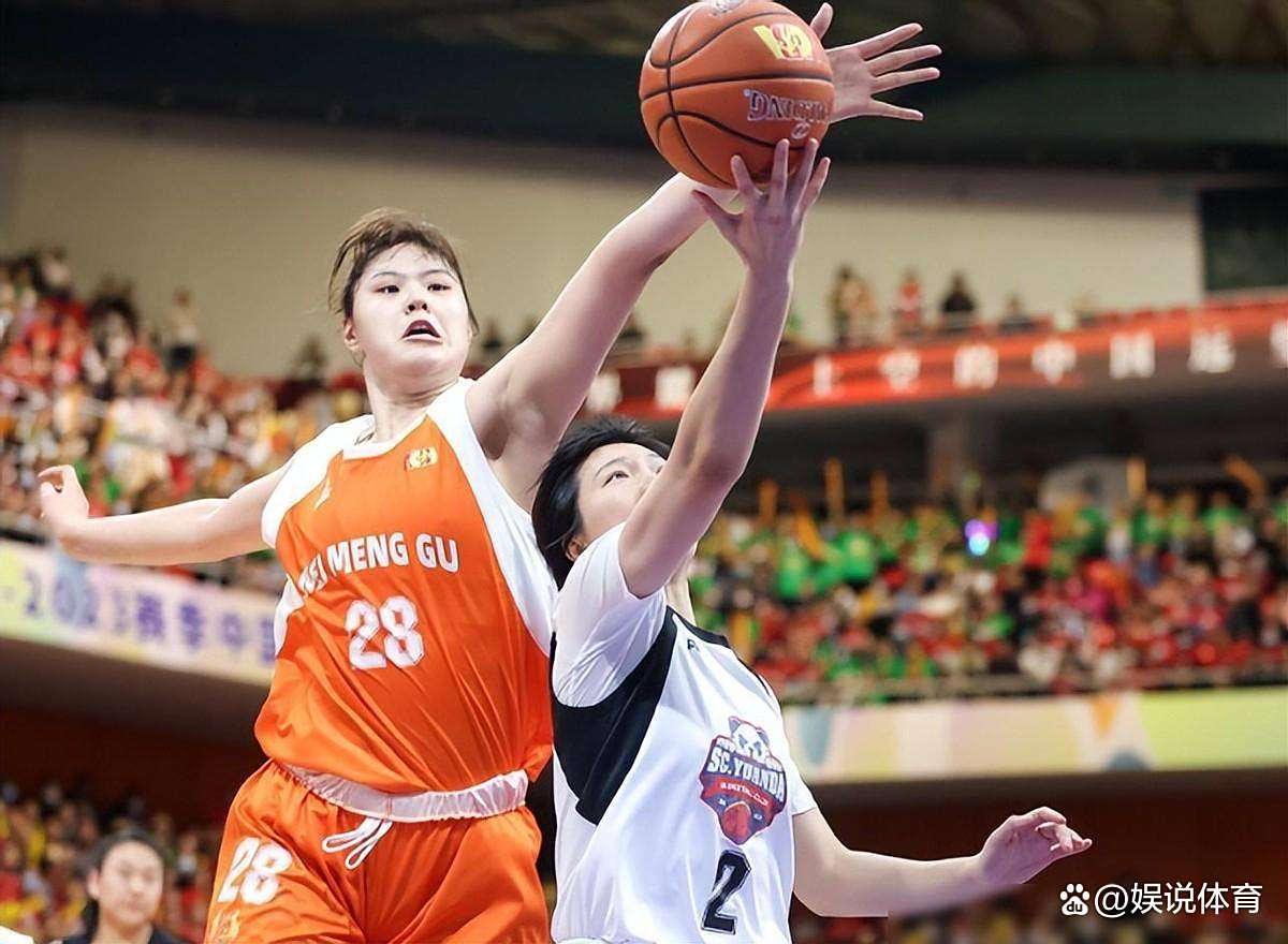女篮卫冕最大短板暴露：三分21中4外线狂输18分若碰日澳该咋办(王楚钦从鞋里掏出一颗球)