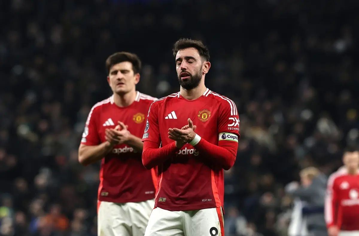 包含热刺英超客场3-0完胜曼联，孙兴慜传射闪耀老特拉福德的词条