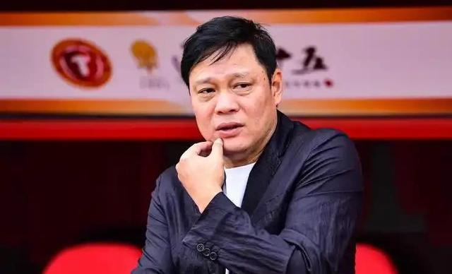 国足新帅人选被曝！45岁亚洲足球先生接班，高洪波范志毅无缘(国足新帅是谁)