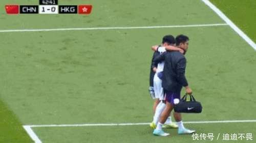 中国香港队宾纪文晒与王钰栋合影：赛后我第一时间向他道歉(纪文祥 台湾)