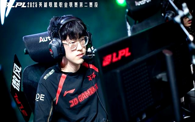 LPL第三阶段：TES鏖战三局，击败WBG，斩获两连胜！(lol第三赛段)