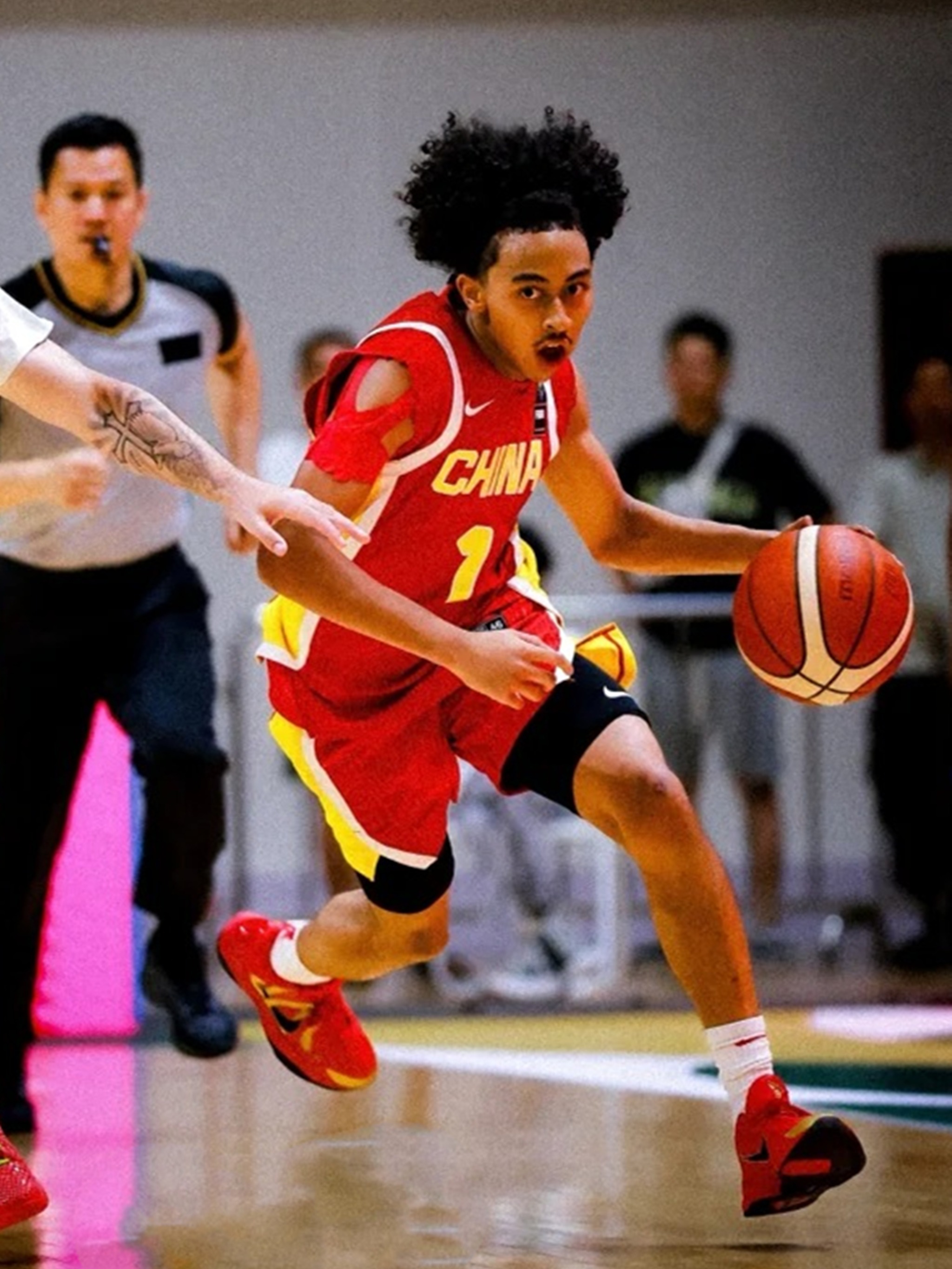 FIBA晒朱正赛场精彩瞬间：他的入队让中国队注入了一股全新的力量(天梯赛和蓝桥杯含金量)