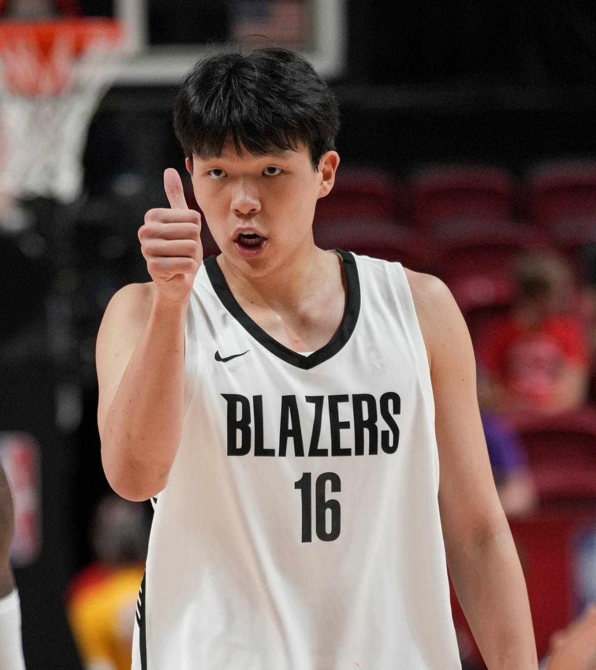杨瀚森8+8+5+3篮板创新高夏联G4开拓者击败火箭(杨瀚森身高)