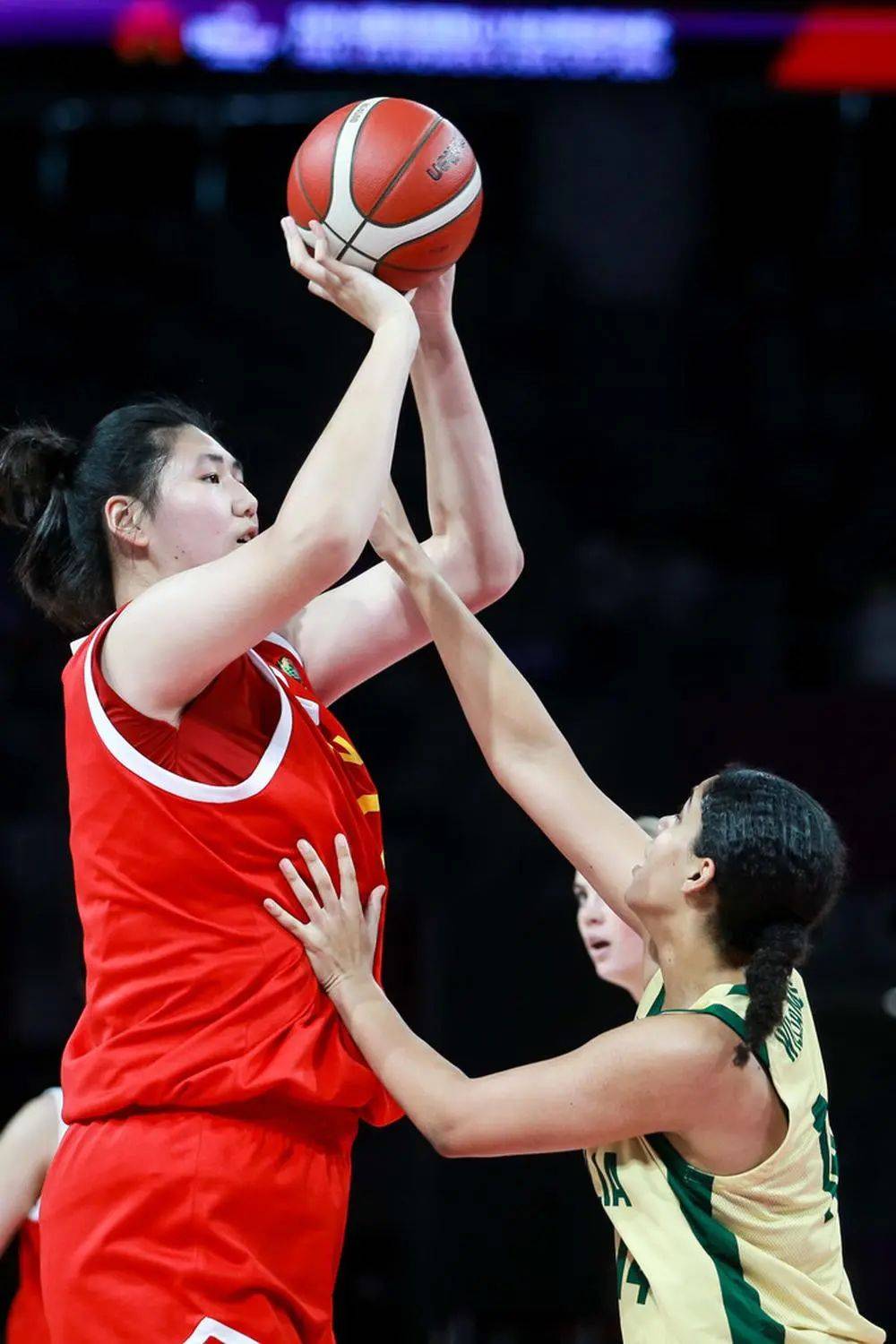 尽力！张子宇在场时中国女篮净胜6分，张子宇下场后净负15分(中国女篮15号简历)