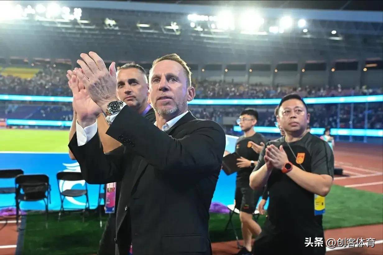 包含国足前瞻：赢1场？战中国香港底线不能输球的词条