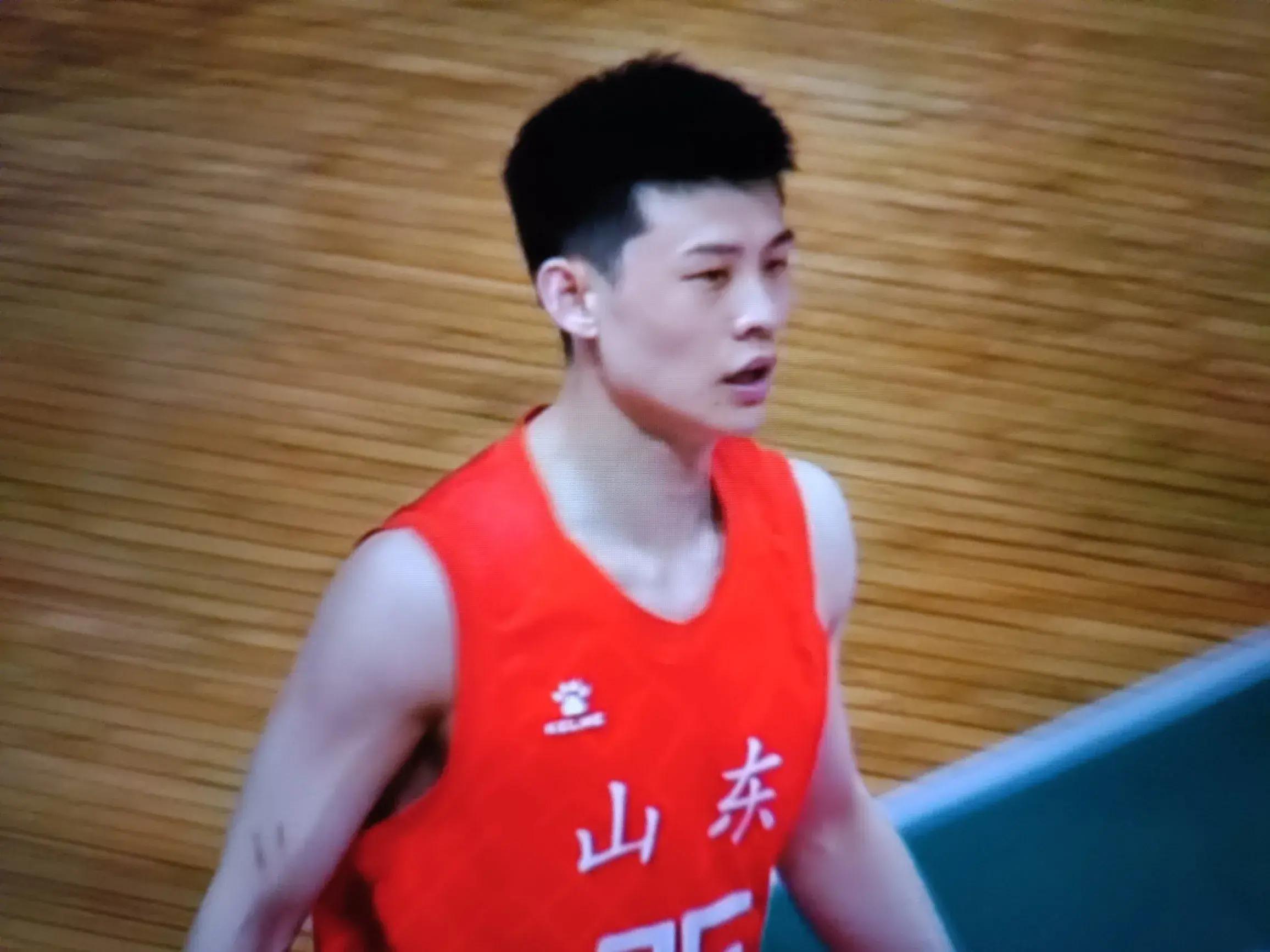 河南男篮在最近的比赛中全力战斗迎来胜利(河南篮球联赛)